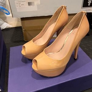 STUART WEITZMAN Adobe Anilene platform pump